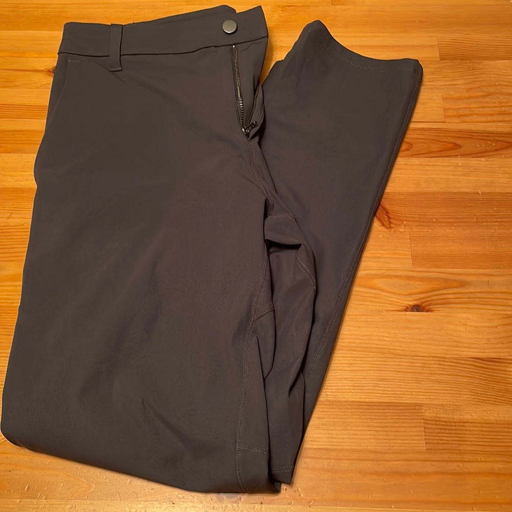 Men’s Lululemon Trousers Size 31x32 Grey
